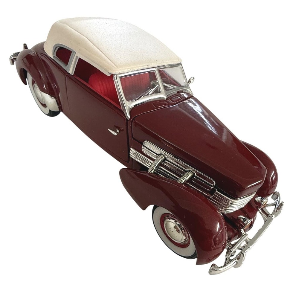 1937 Cord 812 Convertible Diecast 1:32 National Motor Museum Mint w/ COA